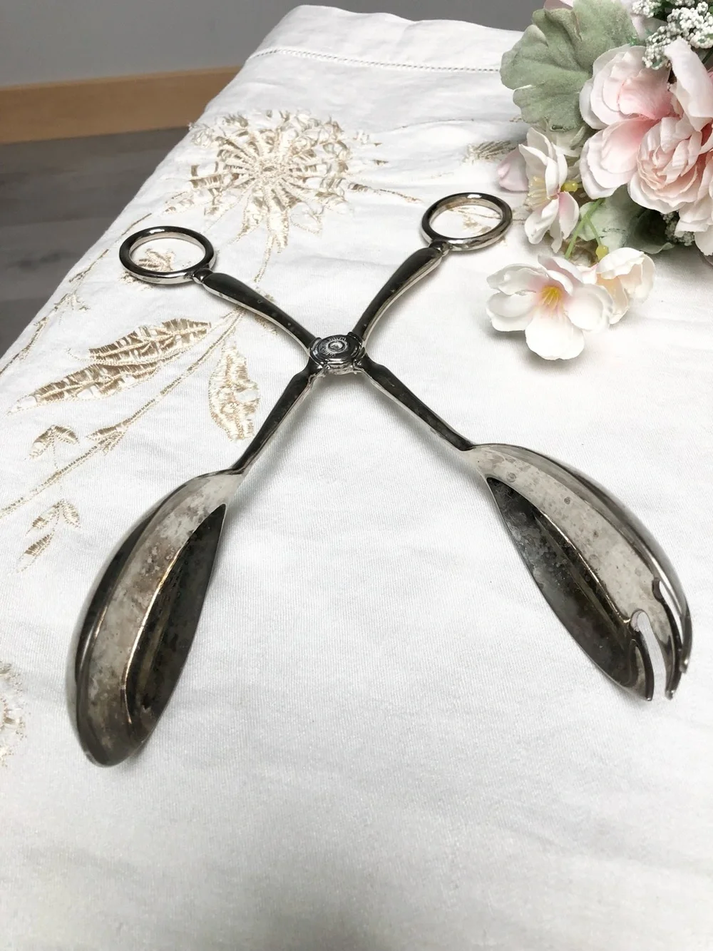 Vintage Elegant Silverplate Salad Serving One Handed Design Easy Use Tongs
